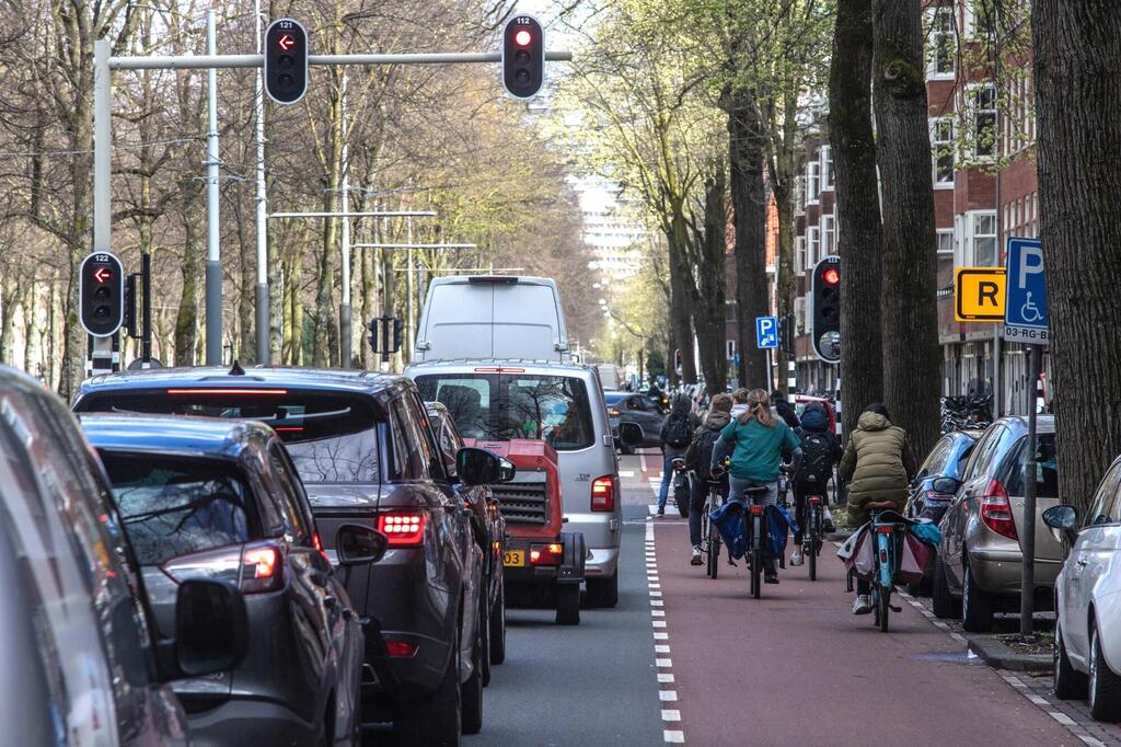 הגבלת מהירות אמסטרדם רוכבי אופניים פקק תנועה 