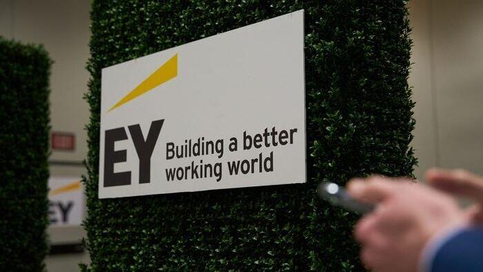 ארנסט אנד יאנג (צילום: BING GUAN/BLOOMBERG) ארנסט אנד יאנג EY פירמת רואי חשבון וייעוץ אסטרטגי