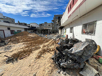 הרס בבית החולים כמאל עדואן לאחר הפצצת צה"ל, צילום: REUTERS/Fadi Alwhidifa