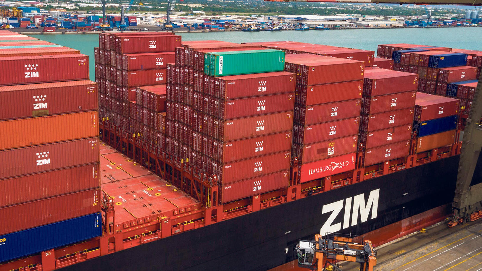 אוניית מכולות של צים אונייה