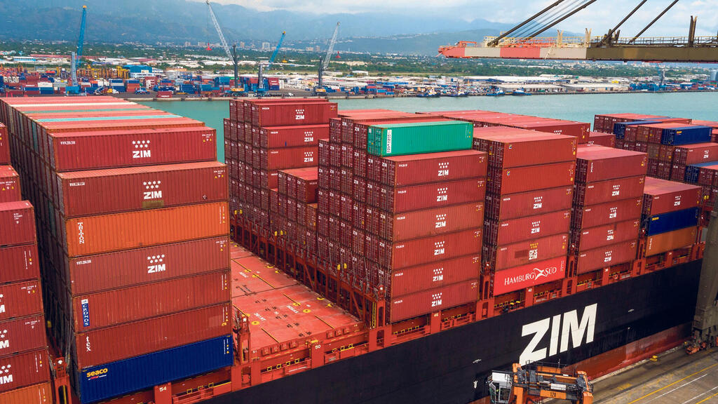 אוניית מכולות של צים אונייה