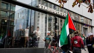 מפגינים תומכי פלסטין הפגנה נגד סטארבקס בוושינגטון