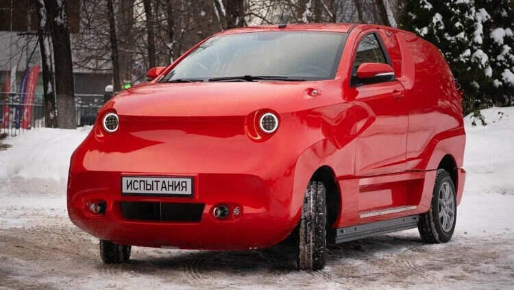 טסלה, מאחורייך: לרוסיה יש מכונית חשמלית ראשונה