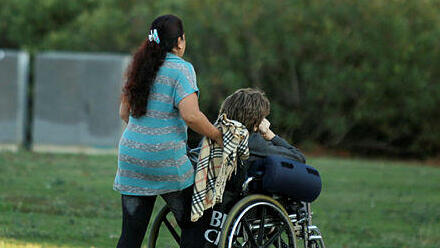 קשיש סיעודי חולים סיעודיים מטפלים סיעודיים מטפלת סיעודית קשישים