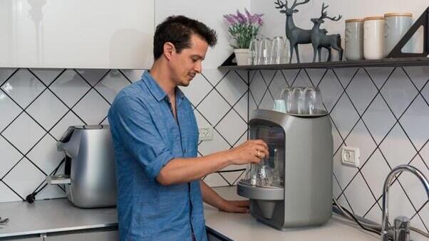 פתרון כחול-לבן: המדיח שחוסך בהוצאות החד"פ במשרד