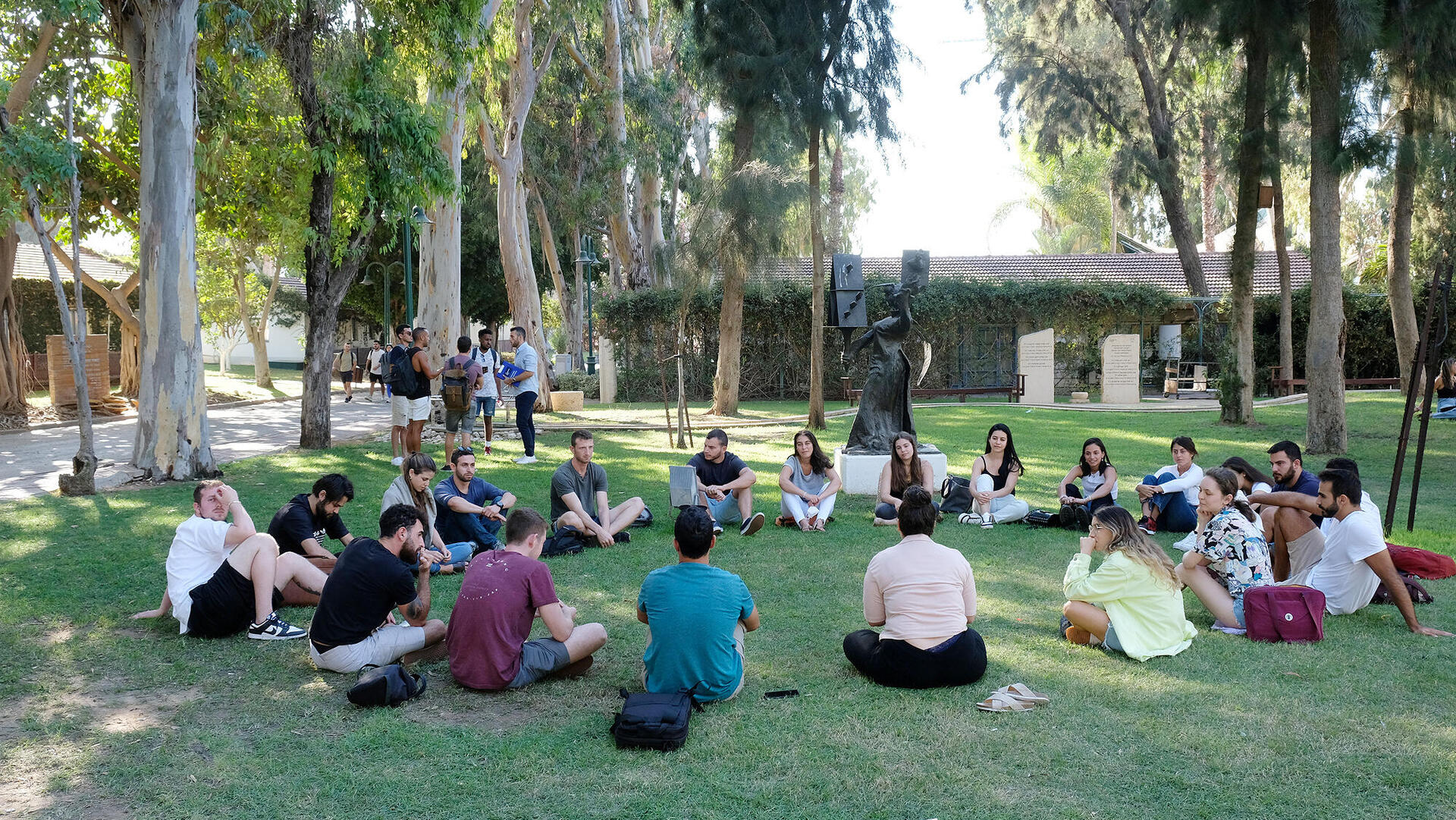 סטודנטים ב אוניברסיטת רייכמן הבינתחומי הרצליה