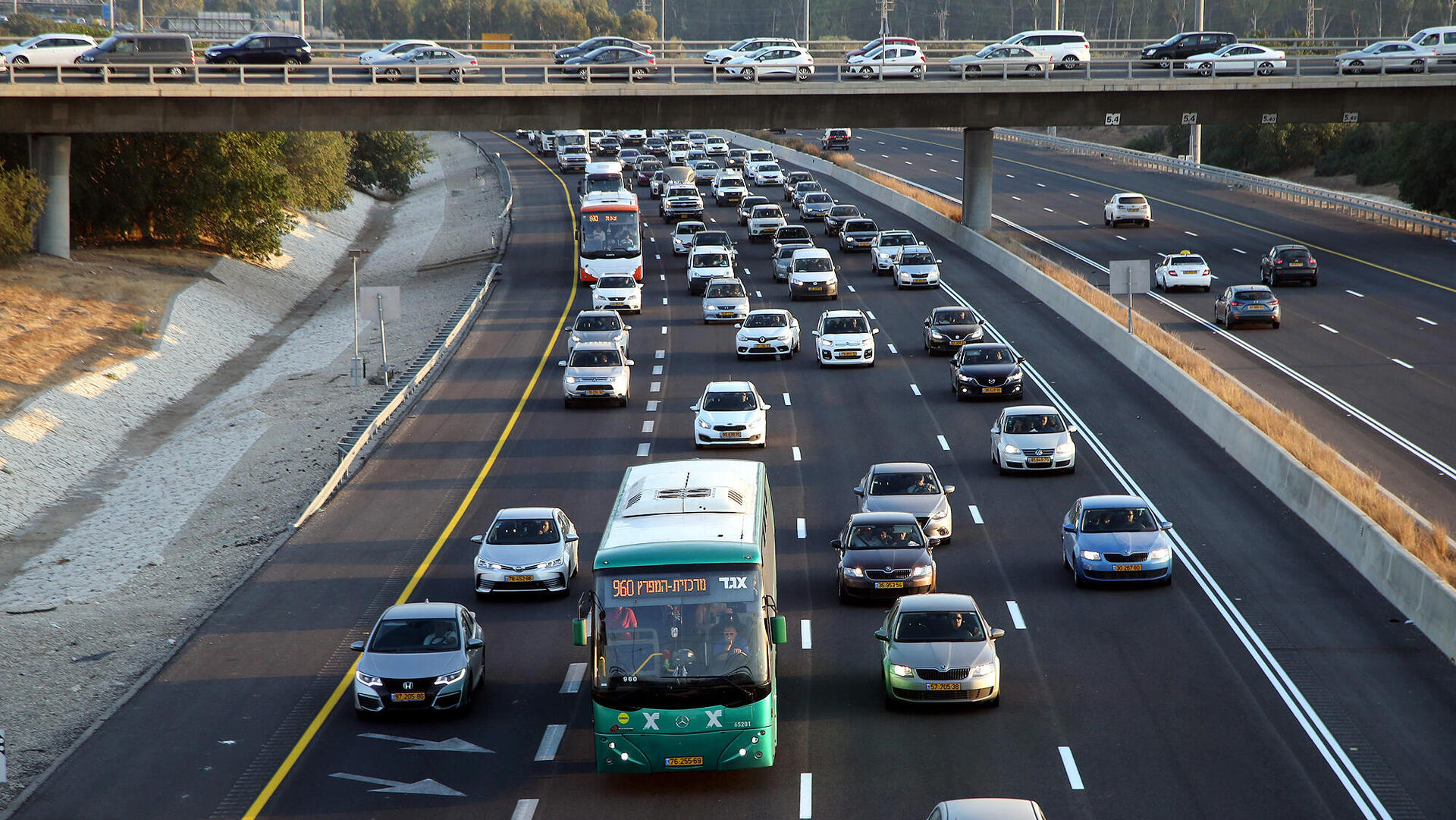  פקקים ב כביש 6 צפון