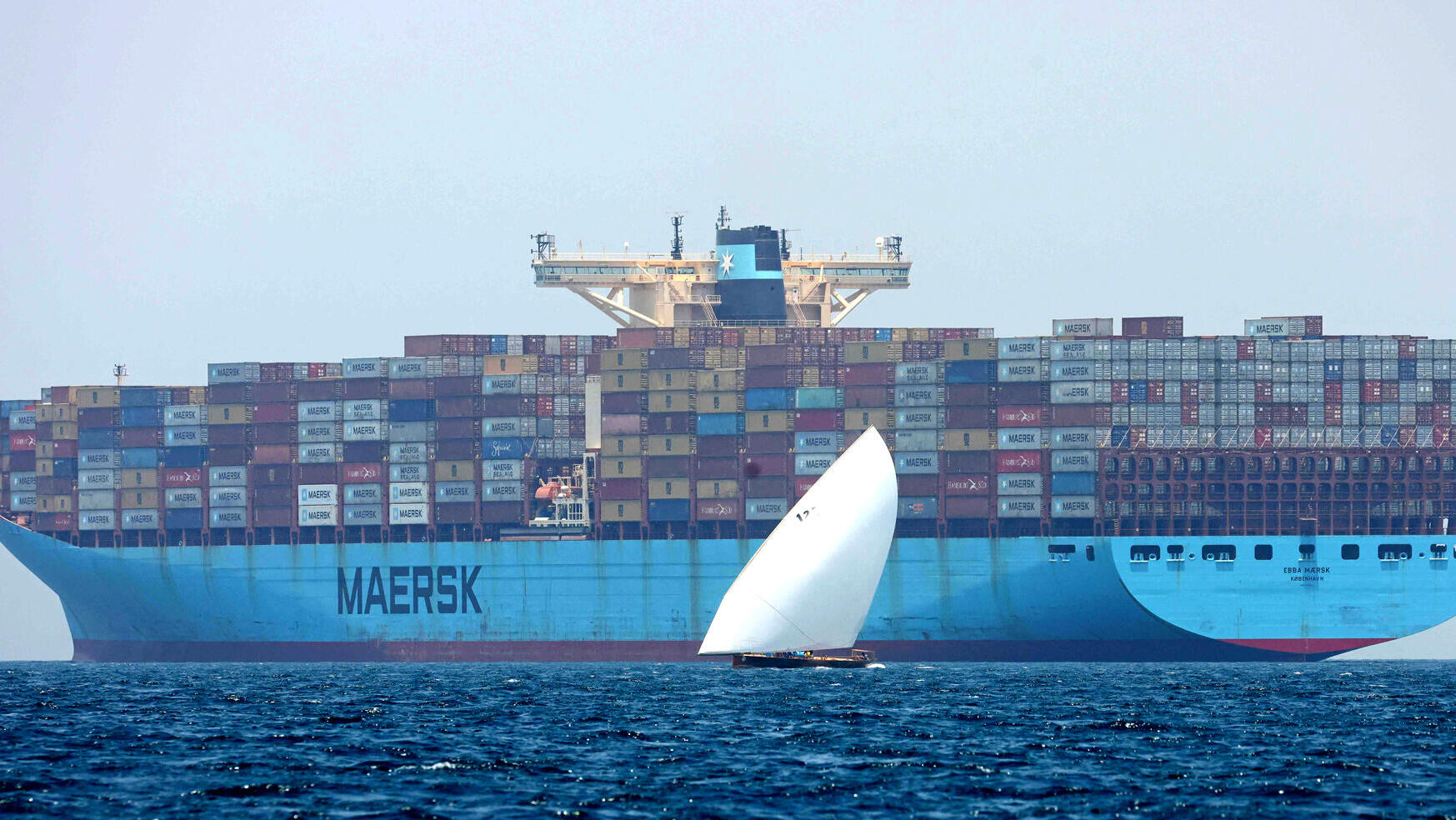 ספינת מסע של חברת הספנות מארסק Maersk בים האדום