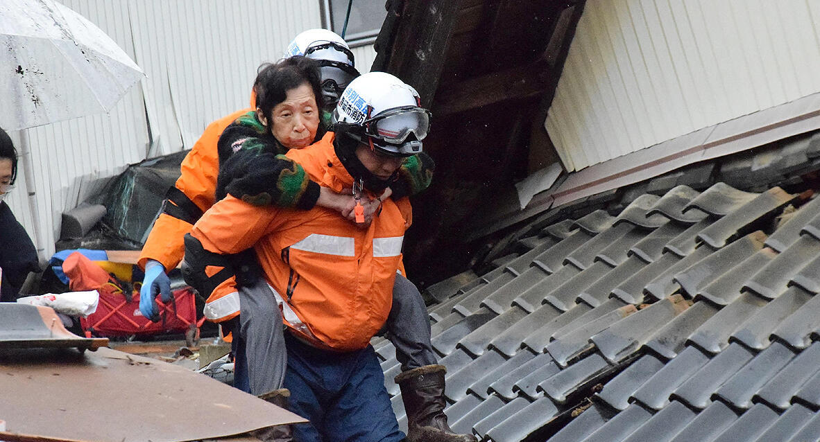 פוטו רעידת אדמה יפן חילוץ בין ההריסות סוזו 