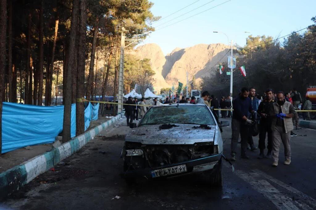 זירת ה פיצוץ ב איראן סמוך לקברו של קאסם סולימאני ב כרמאן 3.1.24