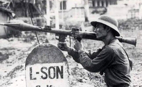 הפעלת RPG במלחמת וייטנאם בידי צפון וייטנאם, צילום: thearmorylife