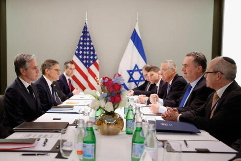 שר החוץ ישראל כץ בפגישה עם מזכיר המדינה האמריקאי אנתוני בלינקן, הבוקר, צילום: EVELYN HOCKSTEIN / POOL / AFP