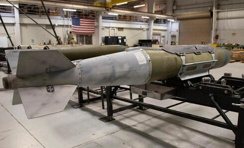 פצצה מונחית GPS במתחם ייצור אמריקאי, צילום: defence blog