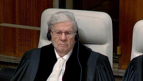 לקראת ההכרעות בהאג: אהרן ברק ייבחן מול השופטים העצמאיים, null לקראת ההכרעות בהאג: אהרן ברק ייבחן מול השופטים העצמאיים