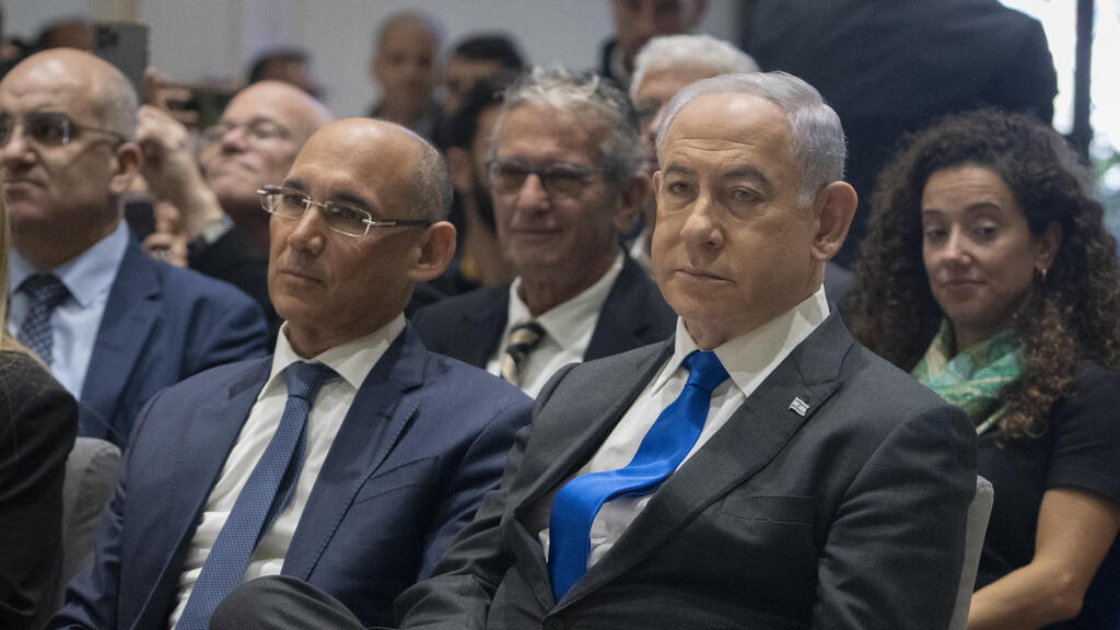 רה"מ נתניהו והנגיד אמיר ירון (צילום: שלו שלום) מימין: בנימין נתניהו ו אמיר ירון