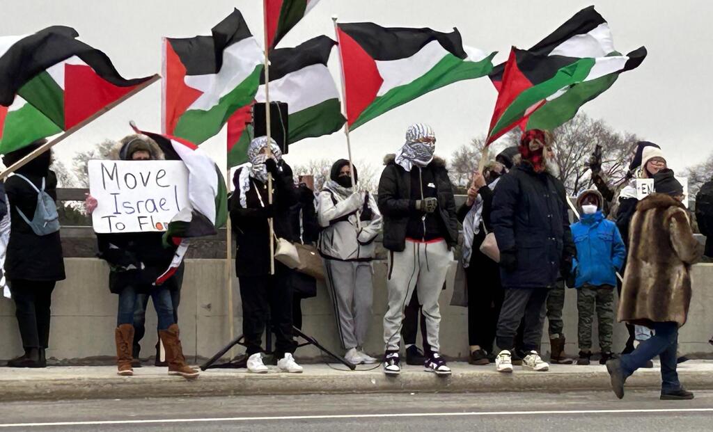 Anti-Israel protest on Toronto's Avenue Road overpass.