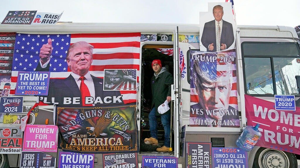 משאית קמפיין דונלד טראמפ במדינת ניו המפשייר