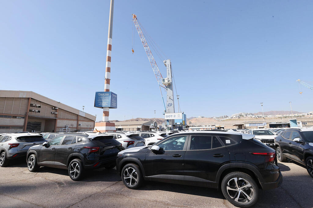 רכבים מכוניות חדשות ב נמל אילת בדצמבר 2023