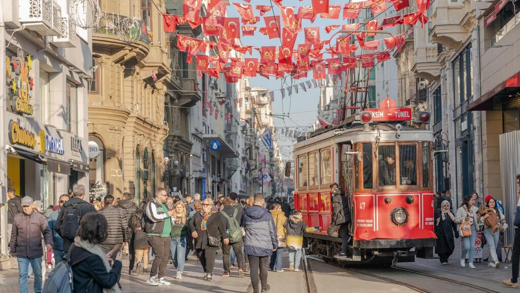 בהובלת בתי המלון והמסעדות: האינפלציה בטורקיה עלתה בפברואר ל-67%