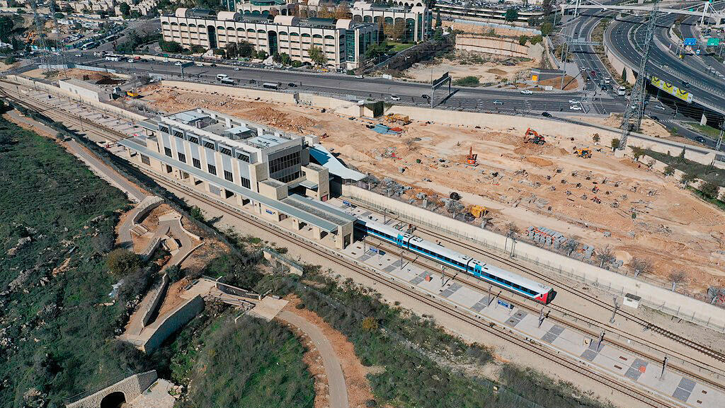 רכבת ישראל מקדמת: מגדלים בני 40 קומות ל-400 יח&quot;ד, מלונאות ומסחר מעל התחנה במלחה בי-ם