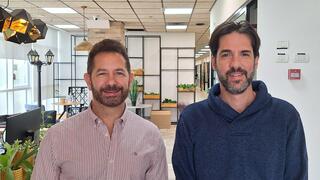 Ronnen Lovinger and Yoel Chetrit DustPhotonics