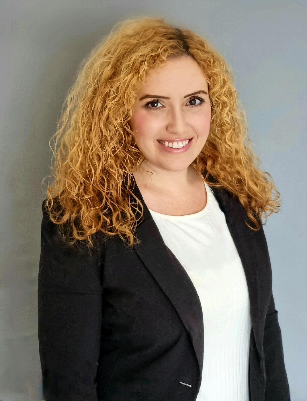 רותם גרינפלד, מנהלת לקוחות בחטיבת ניהול ההון של בנק רוטשילד ושות' בישראל (קרדיט: יחצ). 