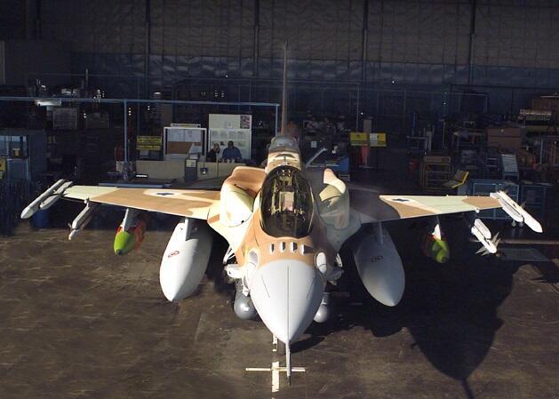נעים להכיר, F16i. מטוס הסופה הראשון בבדיקות, צילום: LMATS 