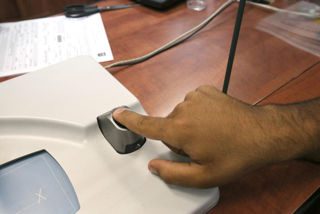 טביעת אצבע ל תעודת זהות ו דרכון ביומטרי 2013