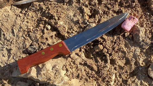 הסכין שנמצאה בזירת הפיגוע, צילום: דובר צה"ל 