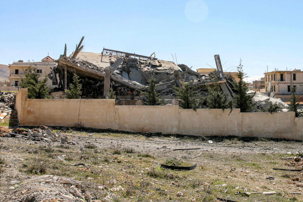 הרס ב בעלבכ ב לבנון אחרי תקיפות של צה"ל ב-11 במרץ נגד כוח אווירי של חיזבאללה