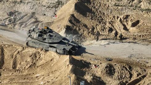 השמדת מנהרת חמאס בשדה פלפלים בחאן יונס, צילום: דובר צה"ל