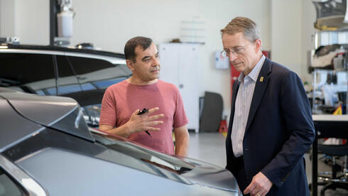 Mobileye CEO Amnon Shashua (left) and Intel CEO Pat Gelsinger. 