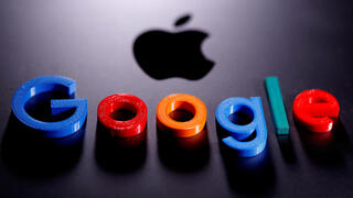 גוגל  ו לוגו אפל