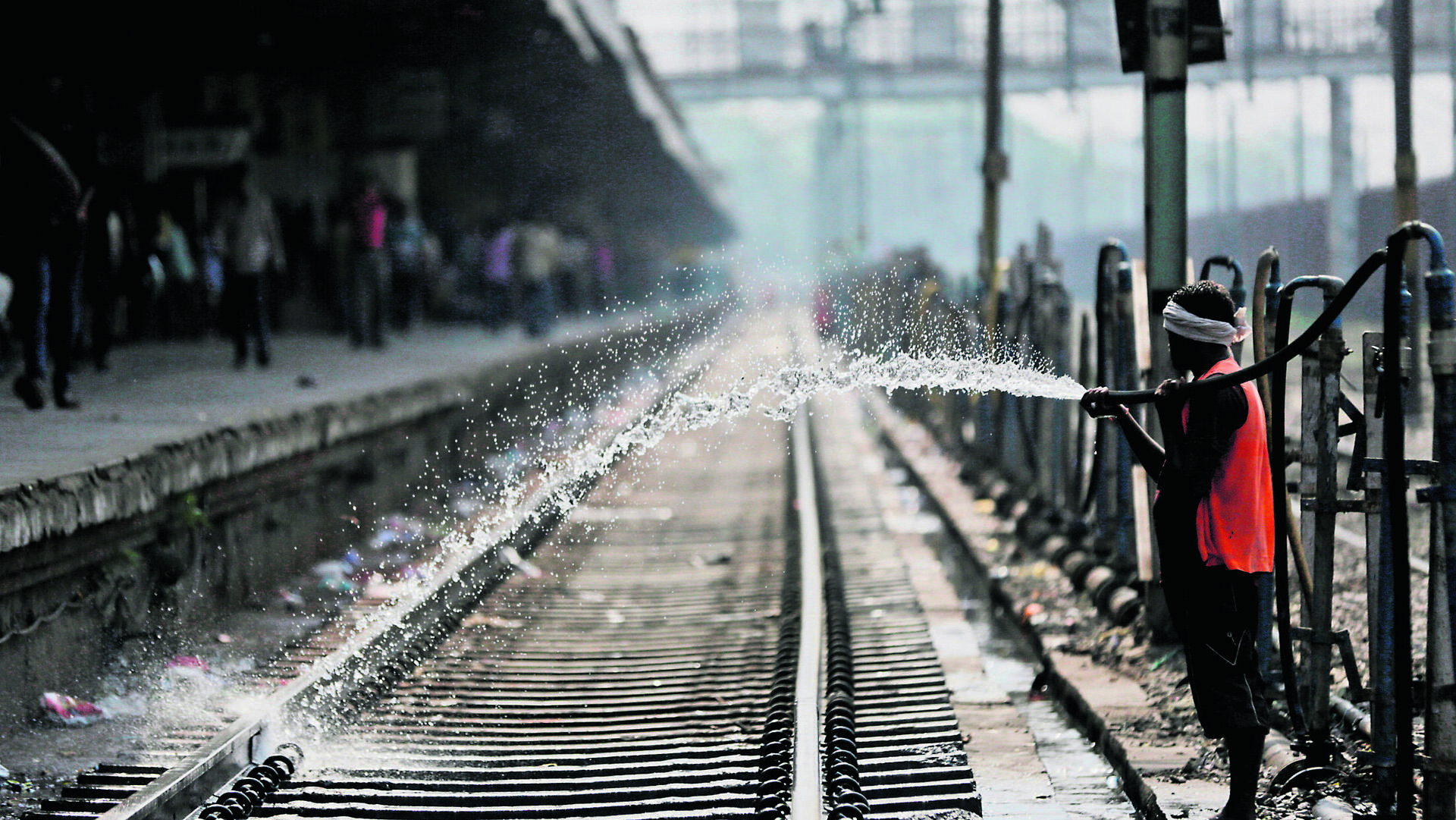 מקררים את הפסים בהודו. חברות הרכבות ברחבי העולם נערכות להתמודדות עם אתגרי האקלים