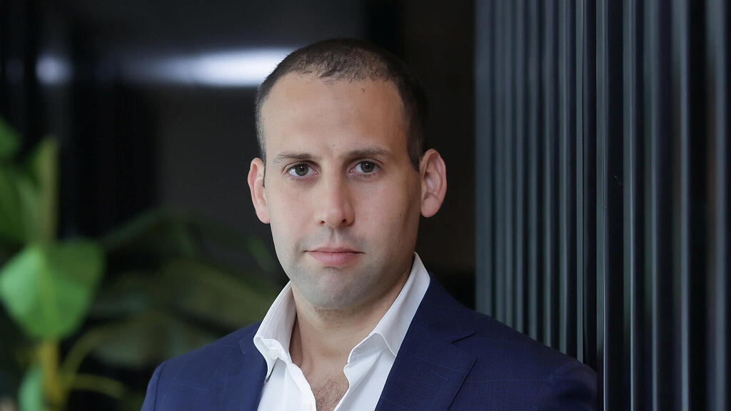 תומר ראב"ד נציג קרן סרצלייט בישראל