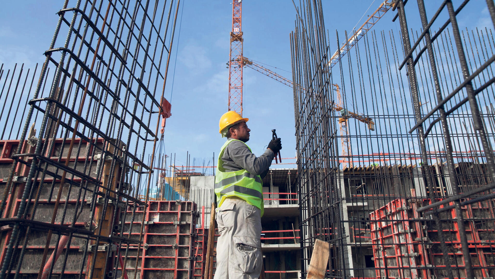 מגזין נדל"ן 26.3.24 עובדים זרים מ טורקיה בונים בניינים ב תל אביב