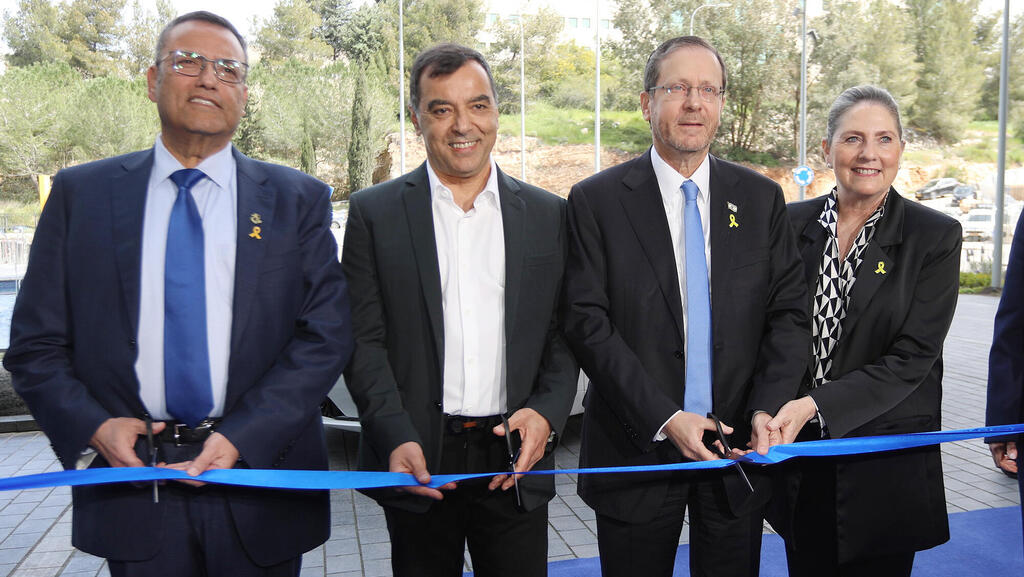 128,000 square meters, a hair salon and a basketball court: Mobileye opens new Jerusalem headquarters