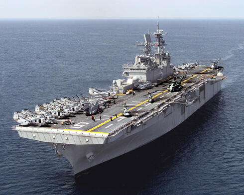 נעים להכיר: הספינה בטאן, צילום: USMC