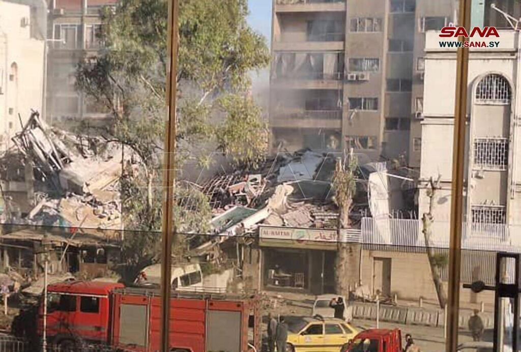 מבנה הסמוך לשגרירות איראן ב דמשק ב סוריה שלפי דיווחים ישראל תקפה 1.4.24