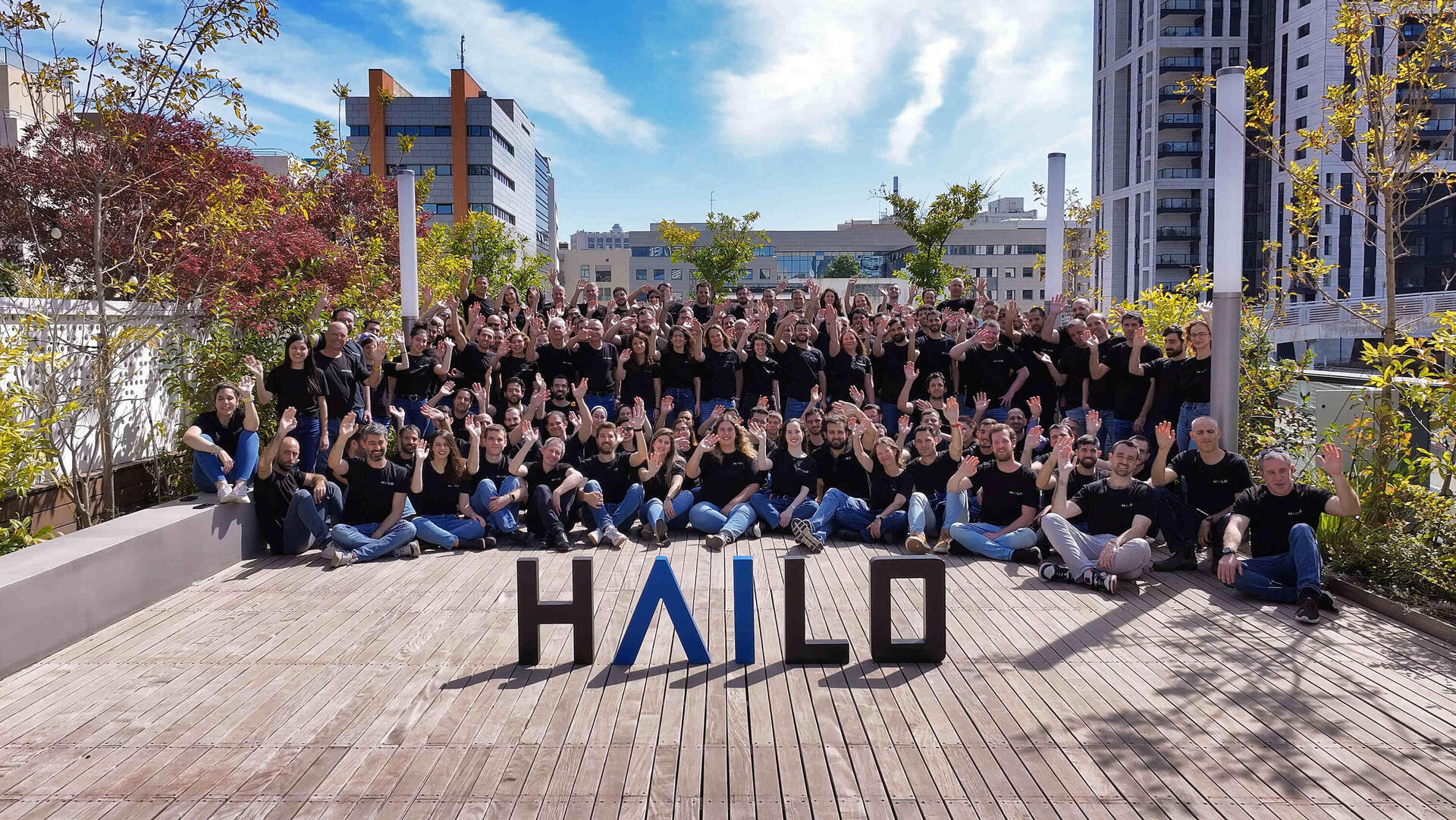 צוות עובדי מרכז הפיתוח של היילו HAILO ב תל אביב