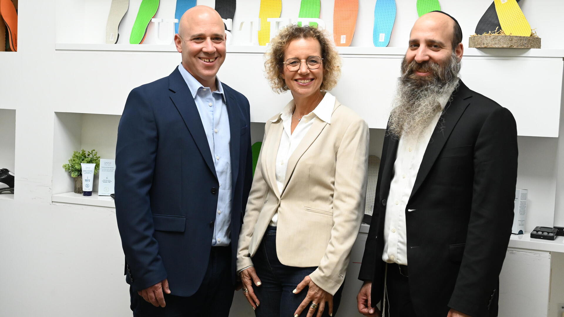 מימין לשמאל: אביעד רז, לימור כץ ואורן רז, מייסדי Upstep 