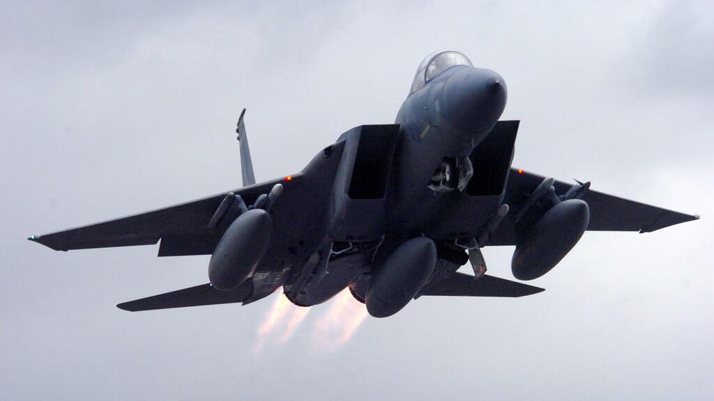 הקברניט F15 טווח מטוס קרב