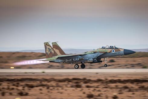 מטוס F15 של חיל האוויר ממריא למשימה, עמוס פצצות, צילום: חיל האוויר
