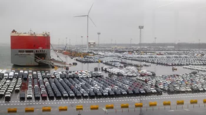 נמל ברוז' בלגיה מכוניות חשמליות מ סין, צילום: Belga Mag/AFP