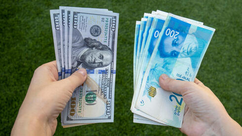 צילום: Igal Vaisman / Shutterstock עומד לחצות רף היסטורי: הדולר שוב בשפל משנת 1995, על 3.00 שקלים