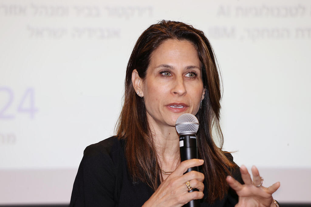 כנס חוסן בהייטק AISRAEL - פאנל עתיד ה AI אורית פרקש הכהן יו״ר הוועדה לענייני בינה מלאכותית ושרת החדשנות לשעבר