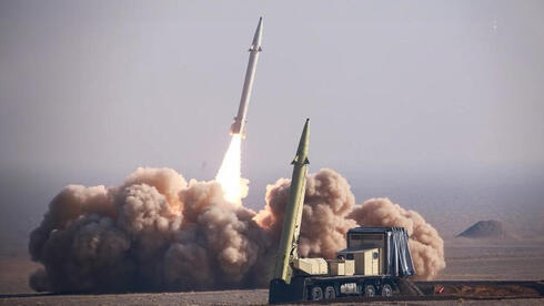 שיגור טילי פתח 110 איראניים, צילום: FARS