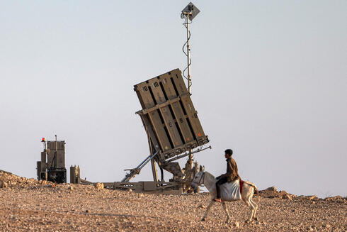 סוללת כיפת ברזל בנגב , צילום: AHMAD GHARABLI / AFP