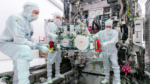 בזכות דו"חות חזקים  ברבעון הרביעי, ASML מעלה את תחזית המכירות לשנה