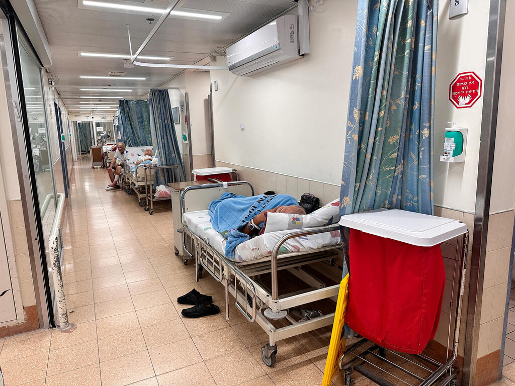 עומס ו צפיפות ב חדר מיון ב בית חולים וולפסון ב חולון